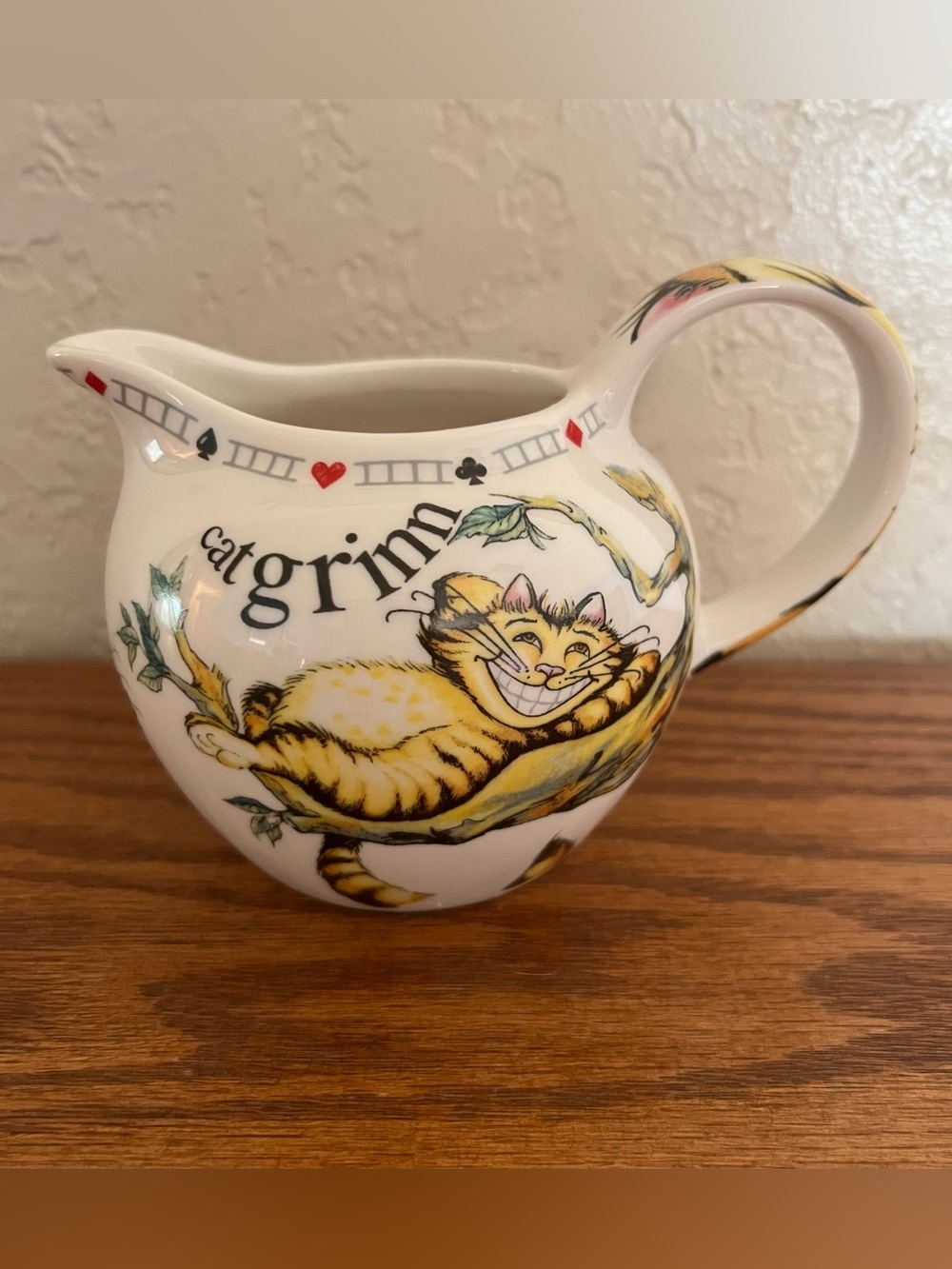Alice in Wonderland Cheshire Cat Creamer